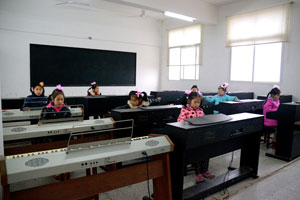 小学部钢琴课
