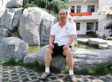 体育老师 彭均习