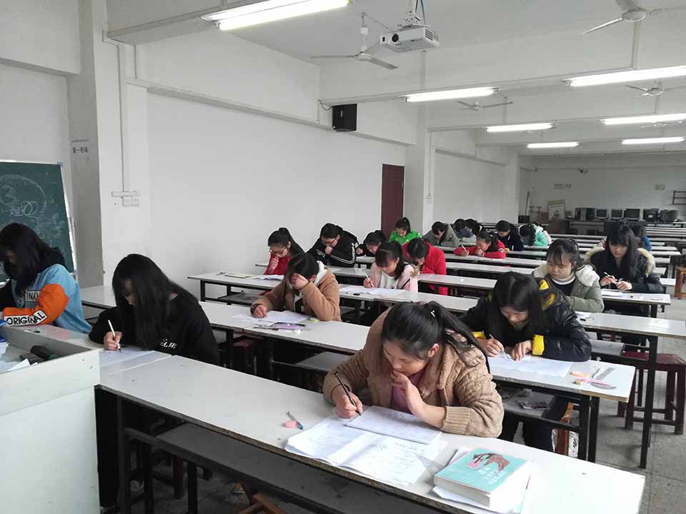 鄂东女子学校
