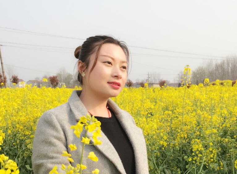 音乐教师 朱亚平