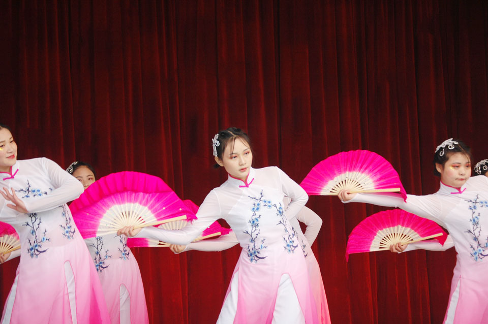鄂东女子学校