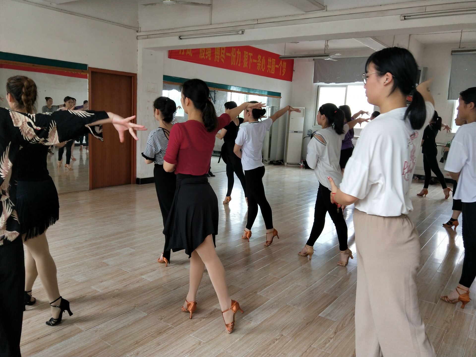 鄂东女子学校